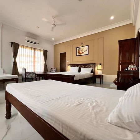 Revaas Lake View Boutique Stay อุเดเปอร์ ภายนอก รูปภาพ
