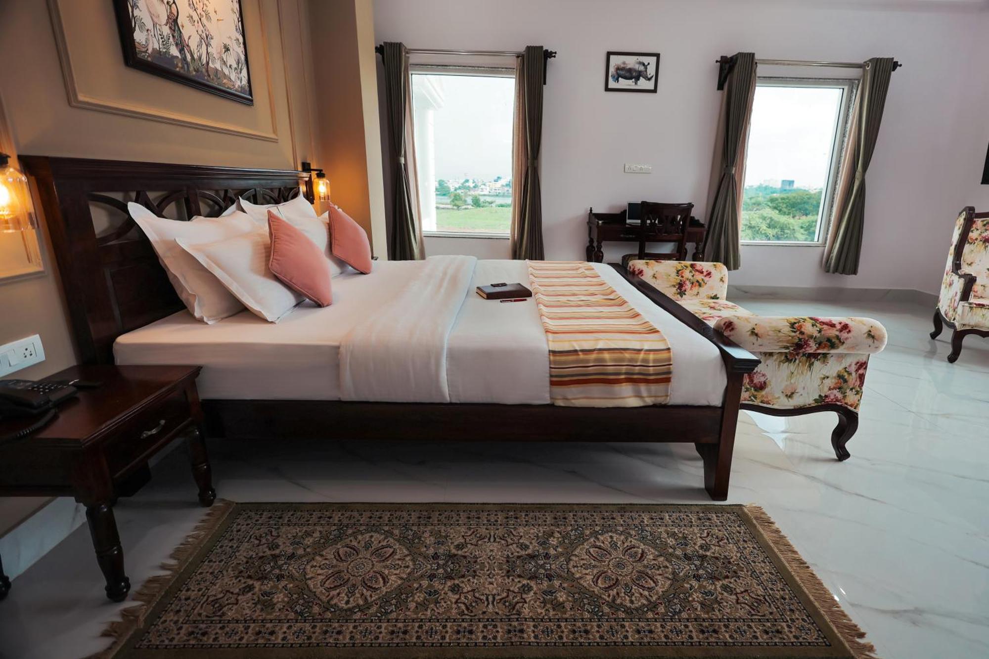 Revaas Lake View Boutique Stay อุเดเปอร์ ภายนอก รูปภาพ