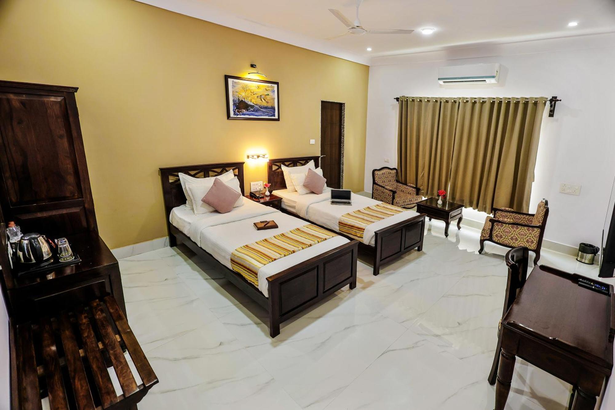 Revaas Lake View Boutique Stay อุเดเปอร์ ภายนอก รูปภาพ