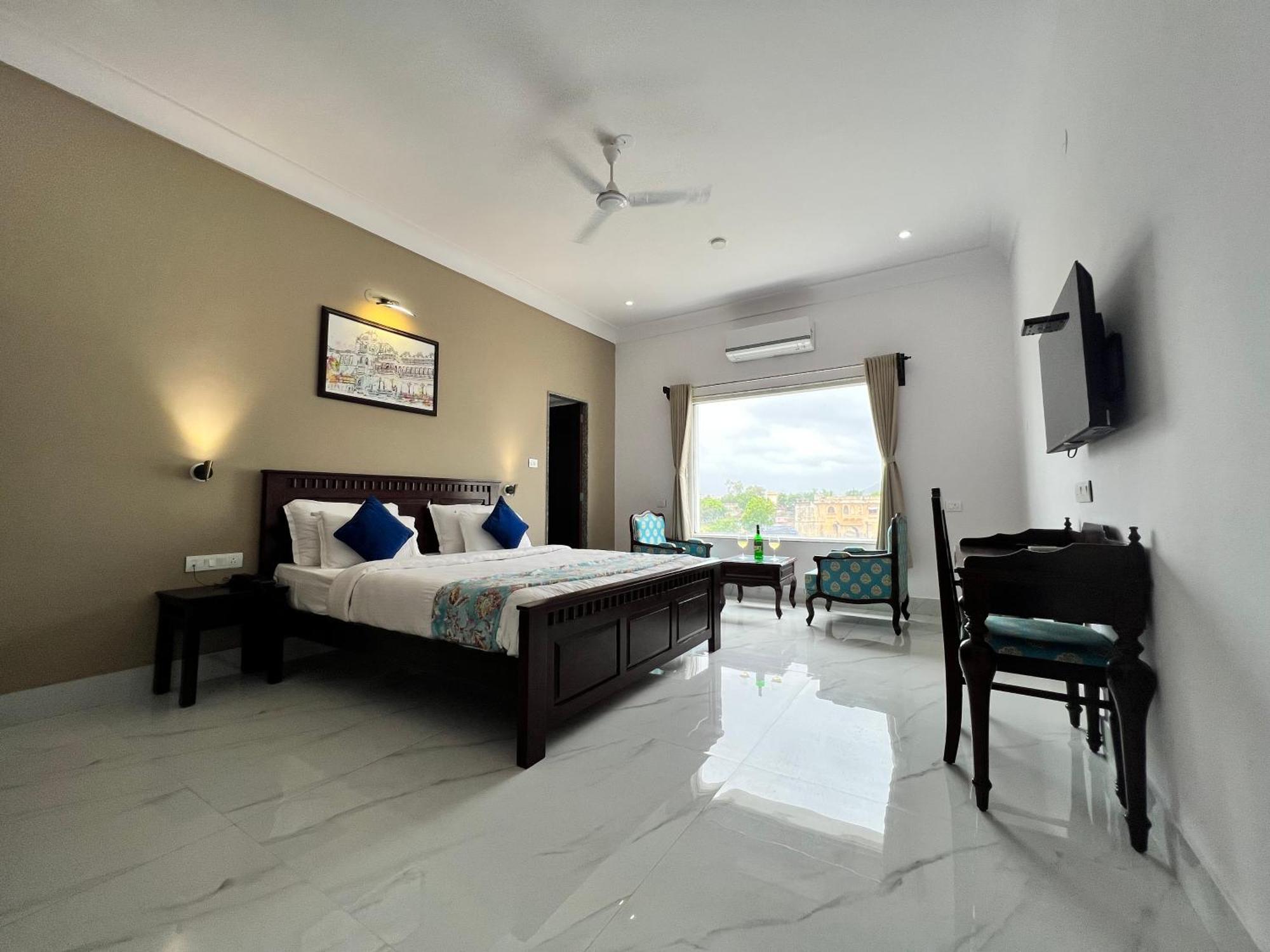 Revaas Lake View Boutique Stay อุเดเปอร์ ภายนอก รูปภาพ