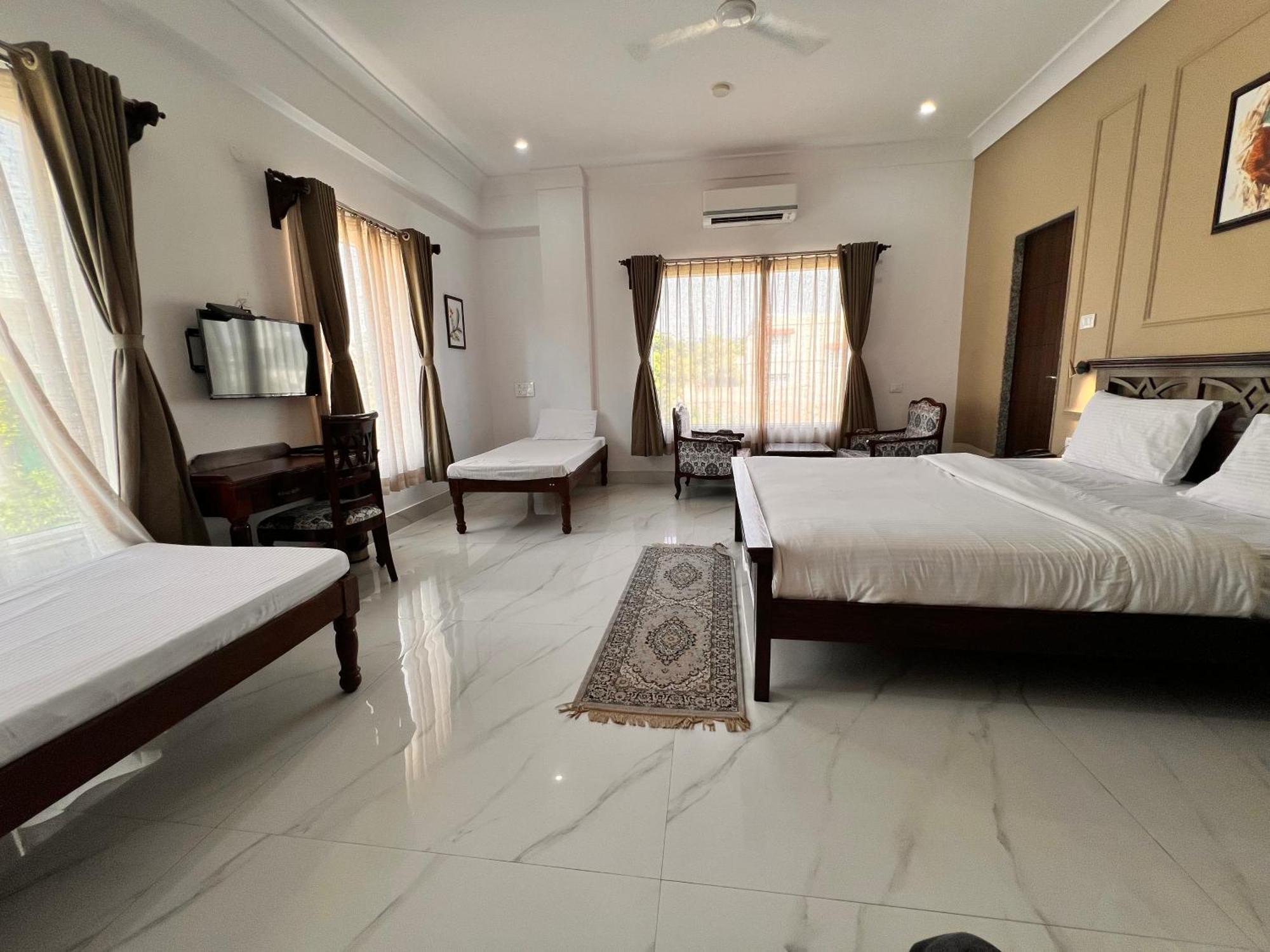 Revaas Lake View Boutique Stay อุเดเปอร์ ภายนอก รูปภาพ